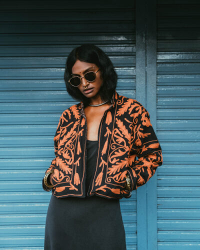 Chaqueta Bordada Reversible – tonos negro naranja