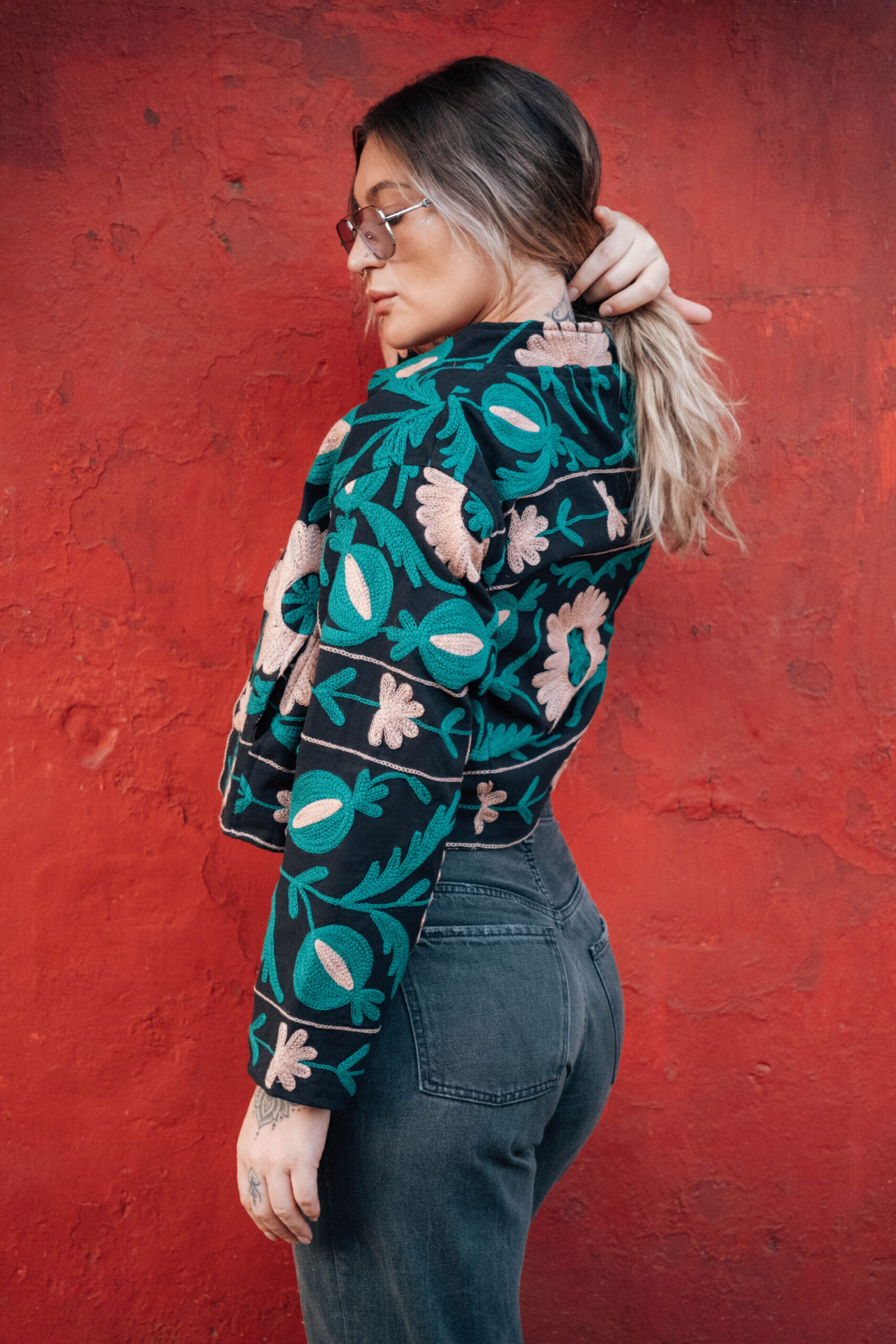 Chaqueta Bordada Reversible – tonos verdes y rosas - Imagen 3